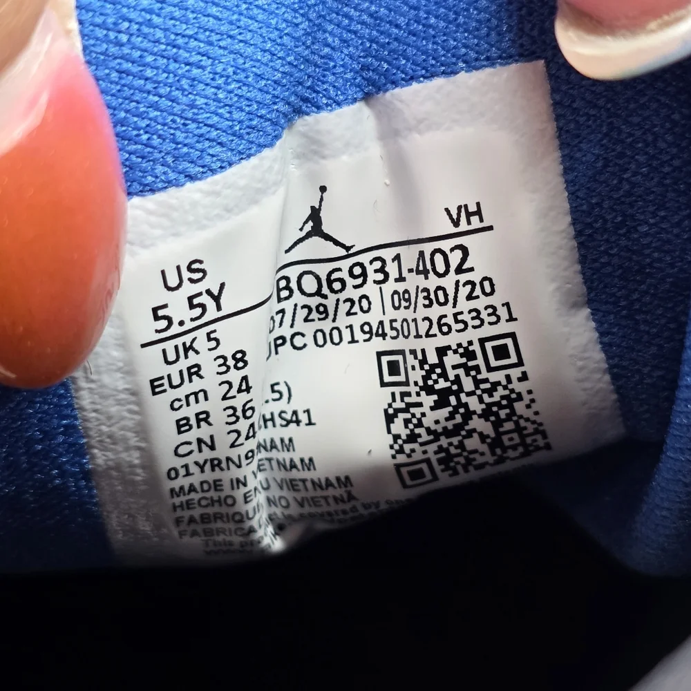 AIR JORDAN 1 MID SE (GS)
